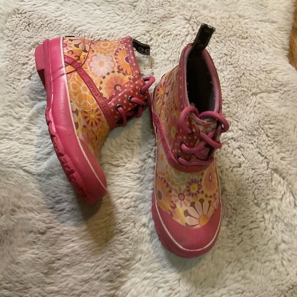 Bogs Other - BOG Charlot Floral Pink Lace Front Rain Shoes Booties Girls‎ Size 3